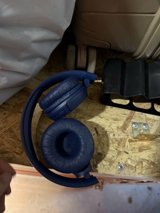 Бғспроводные наушники jbl