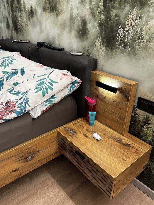 Pat cu somiera si noptiere cu limini led fara saltea si comoda