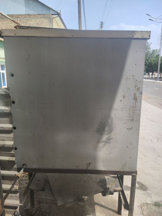 GRILL APARAT gaz va tokda iwlaydi.16 tagacha tovuq ketadi . 2.2 mln