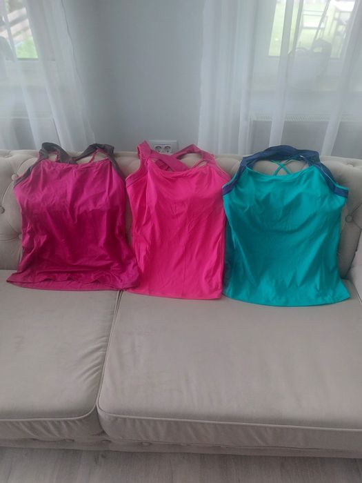 ‼️REDUCERE‼️ Maiou sport damă Reebok Marimea M si XL cu bustieră