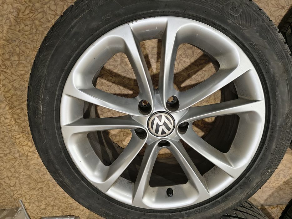 Оригинални джанти с гуми VW Passat CC 17"