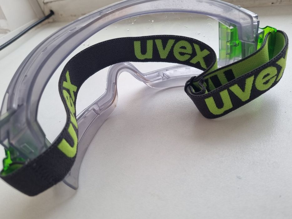 Продаются защитные очки UVEX