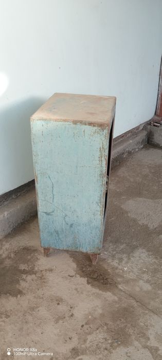 Seyf sotiladi bo'yi 1metr 40ga 50