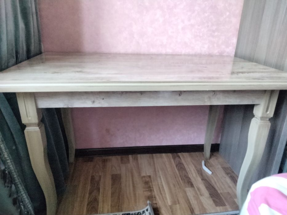 Кухонный стол абсолютно новый