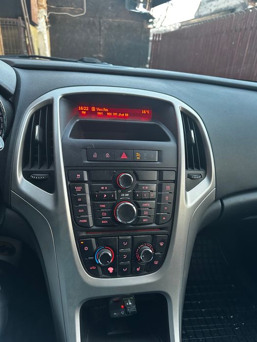 Opel astra J 2012