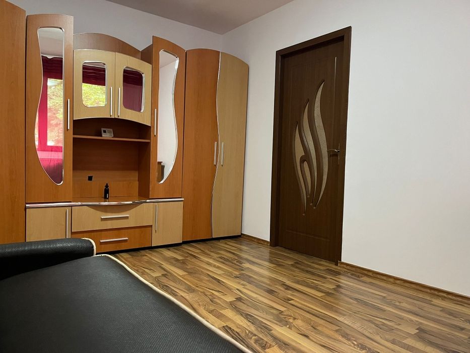 Închiriez apartament 2 camere mobilat utilat micro 19