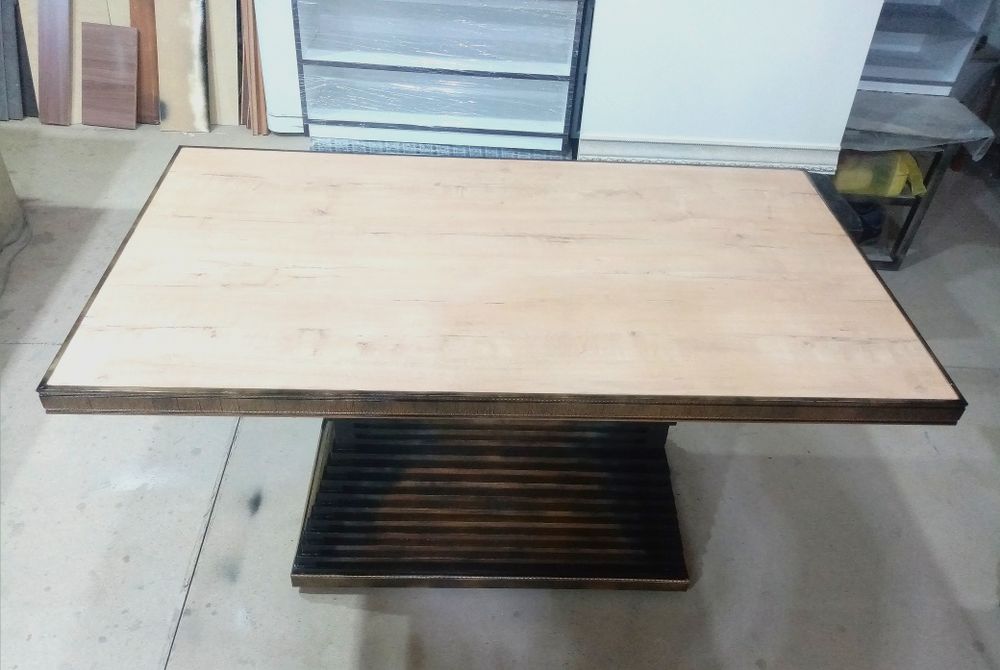 Продам новый хороший стол!