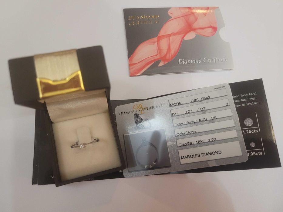 Inel de logodna din aur alb 18k cu diamant taietura Marquis Diamond