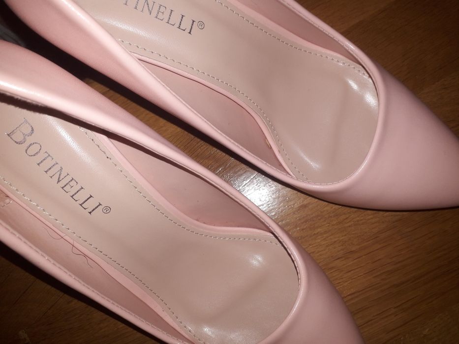 Дамски обувки на ток