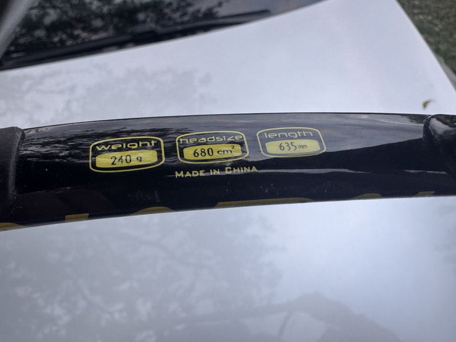 Ракети за тенис на корт