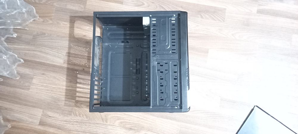 Продам обычный офисный корпус