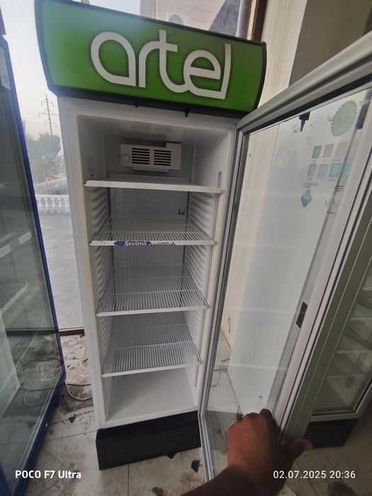 Vetrina va marojniy uchun holadilnikla sotiladi kelishilgan narxda