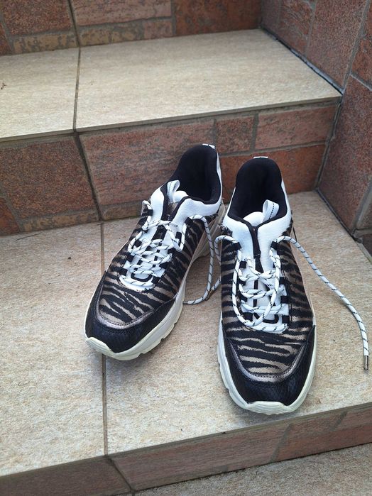 Маратонки на H&M 38 номер