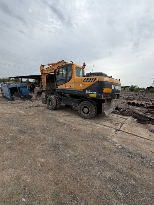 Hyundai 210 экскаватор