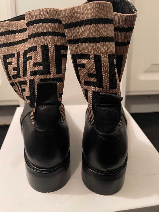 Дамски боти черни / бежови