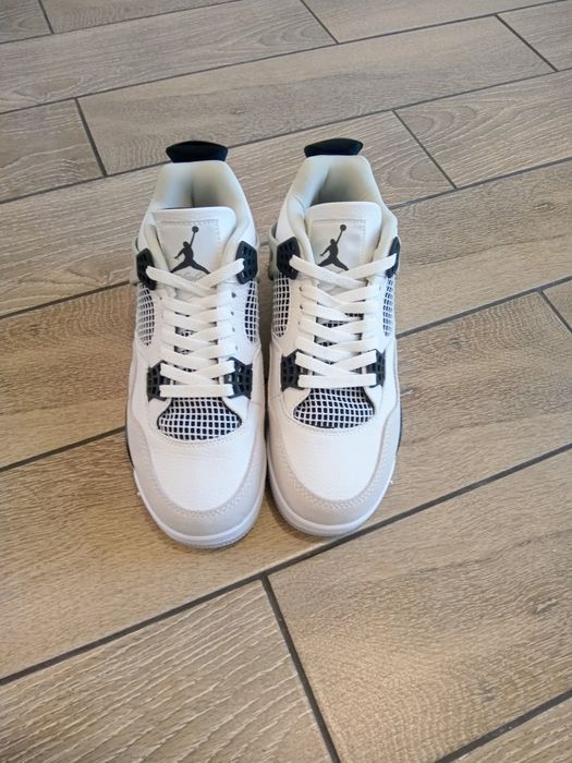 Air Jordan 4 "Military Black" mărimea 43