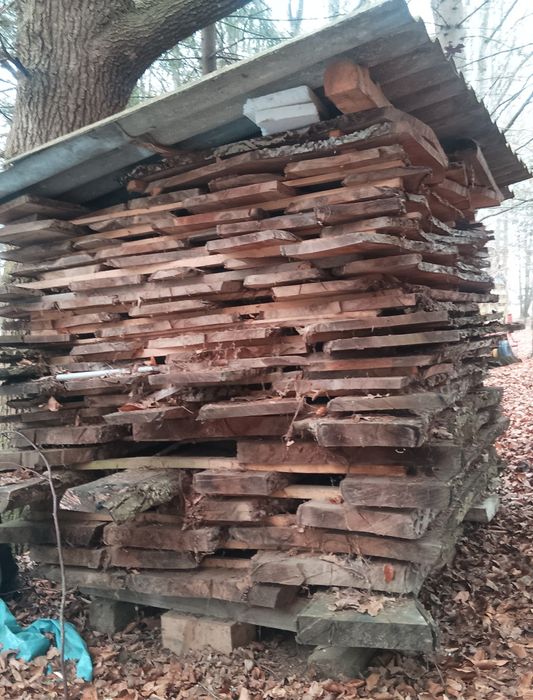 Scândură de nuc si fostă