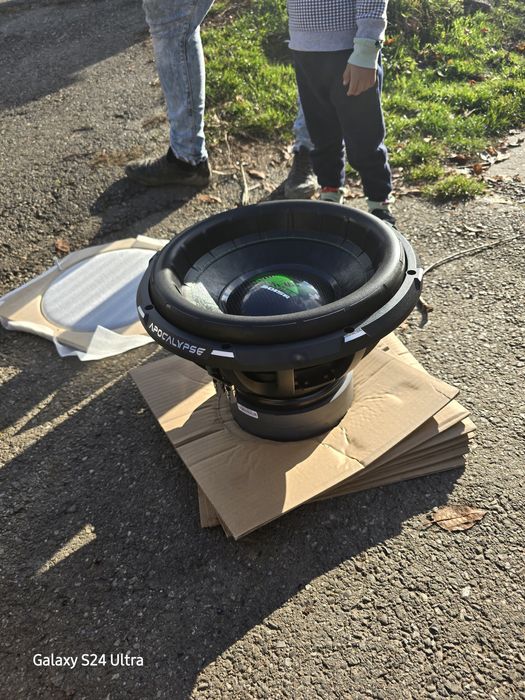 Vând subwoofer deaf bonce