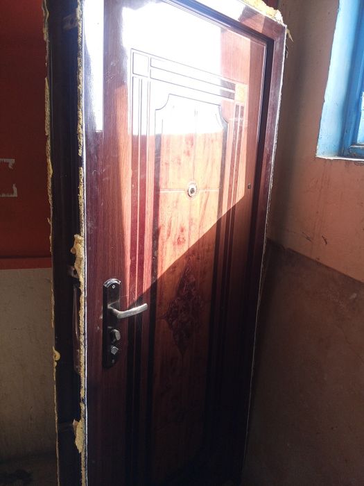 Продам дверь входную