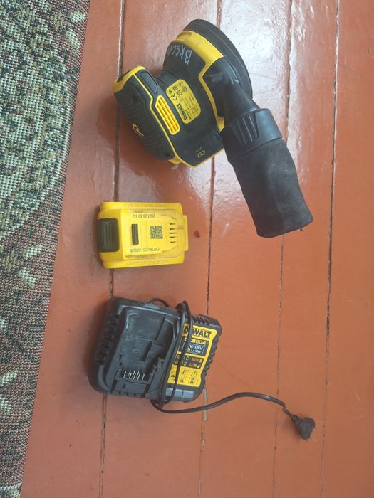 Плоскошлифовальная машина DeWALT DCW210N-XJ