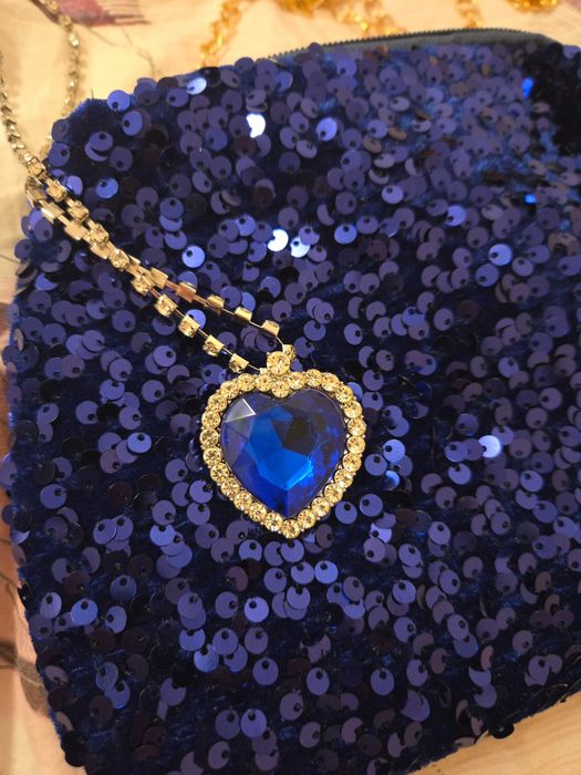 Нова лъскава чанта с пайети