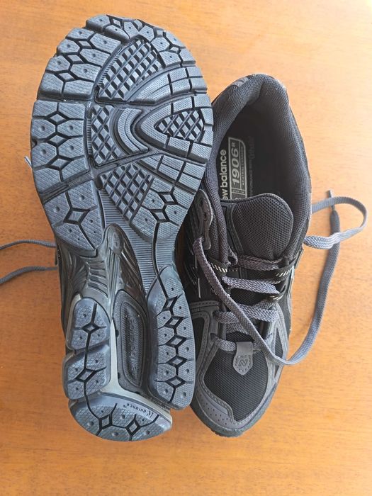 Adidași New Balance noi