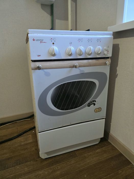 Отдам газовую плиту