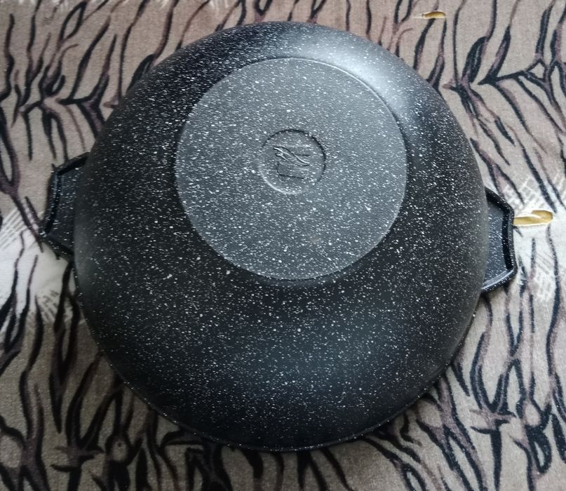 Казан чугунный 8,9литра