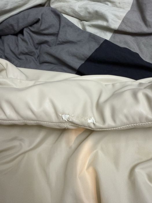 Продам две куртки из эко-кожи