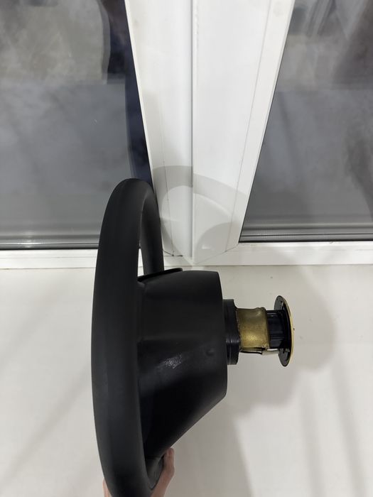 Продам руль новый