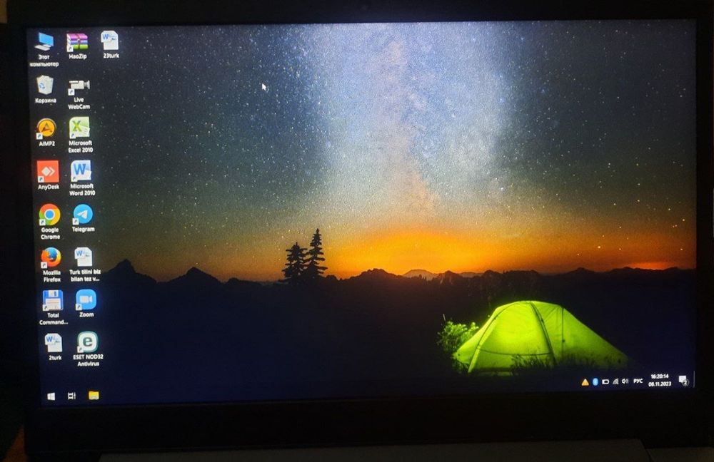 Noutbuk sotiladi. Lenovo Windows 10 Pro. Narxi 2 mln 200.