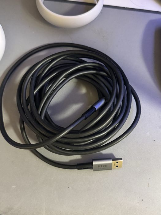 Meta Quest 2 + KIWI кабел КАТО НОВИ! СПЕШНО