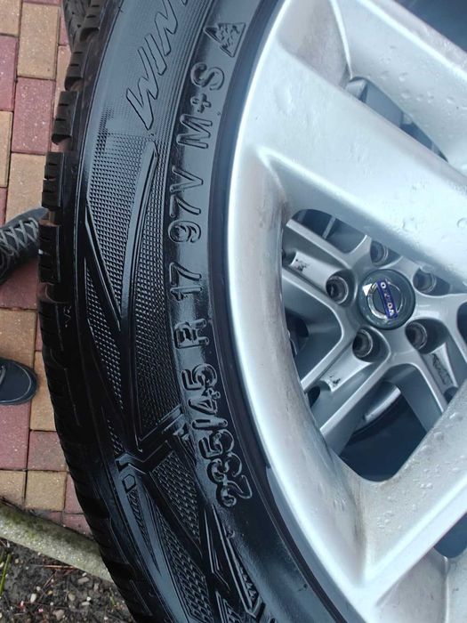 Jante 17 Volvo S60 V60 S80 V70 V40 S40 V50 235/45/17 M+S IARNA