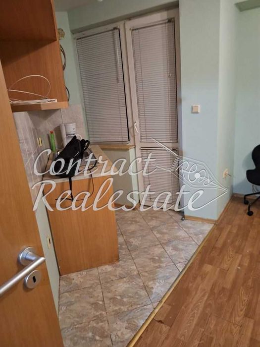 Двустаен Необзаведен Погребите !