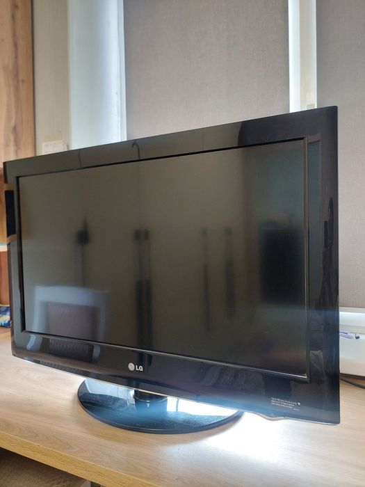 Продаю телевизор LG 32 диагональ