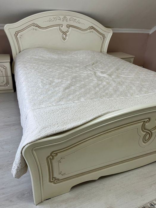 Продам спальный гарнитур