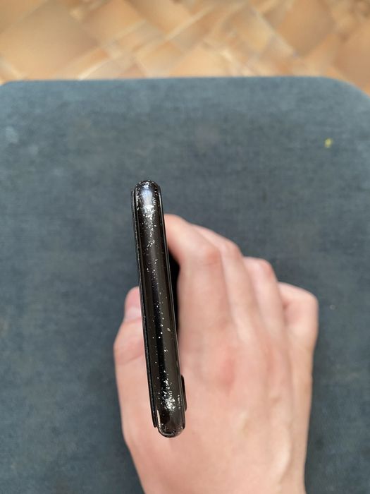 Продам iPhone se 2020