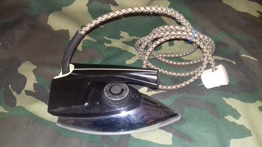 Fier de calcat simplu-fabric.romanesti si AEG