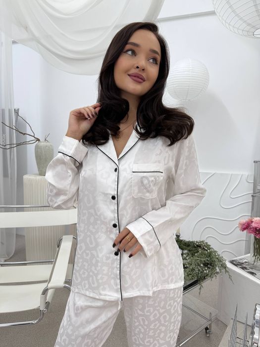 Пижамы и одежда для дома