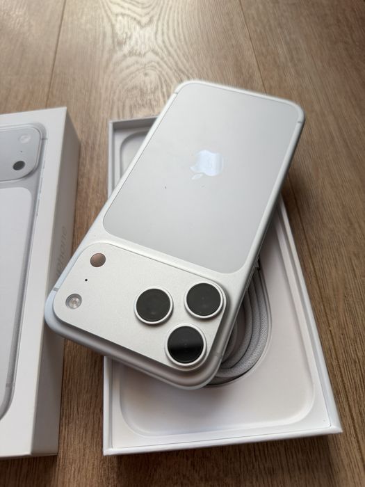 Като НОВ! Iphone 17 PRO MAX 512GB Silver / Като нов!