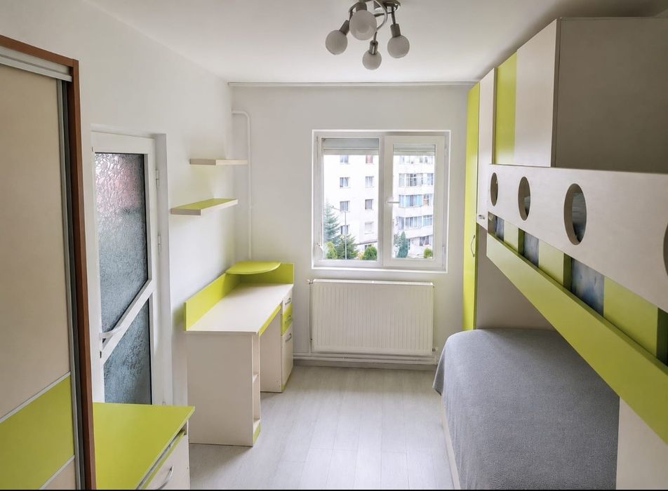 Se vinde apartament 3 camere