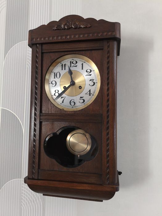 Антикварные настенные часы с боем