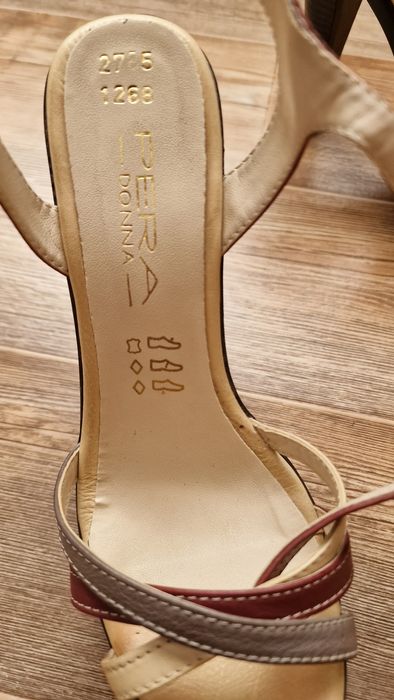 Босоножки  женские