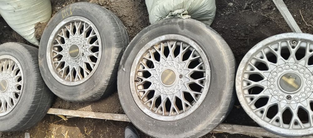 Продам титаны 4шт с летней резиной 3шт