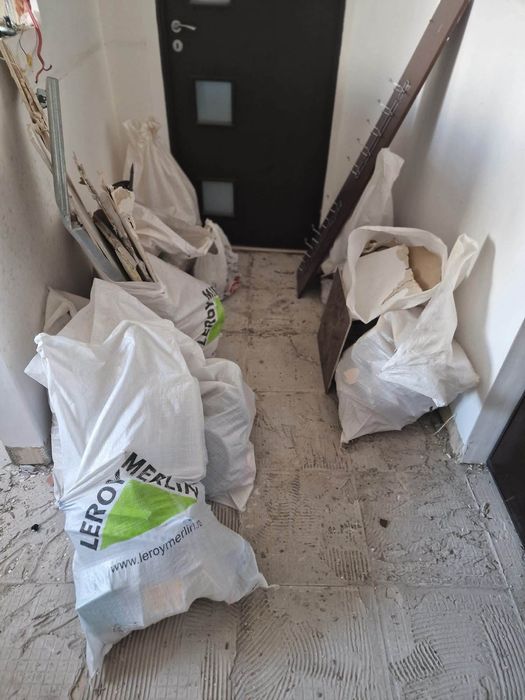 Debarasat moloz basculabil încărcare moloz mobilă veche saltea Brașov