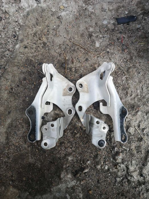 Петли капота  на лексус Gs190 Gs300 Gs350