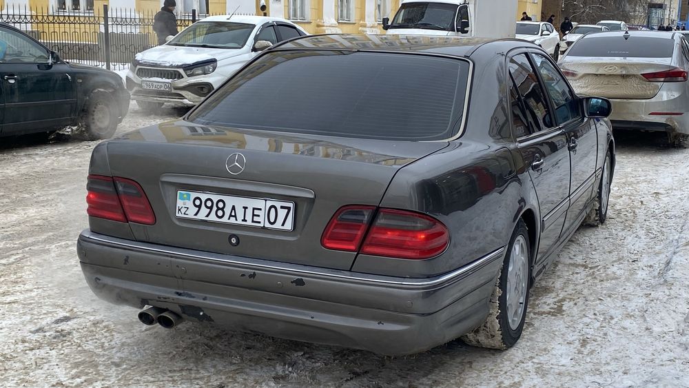 Продам Мерседес Е320