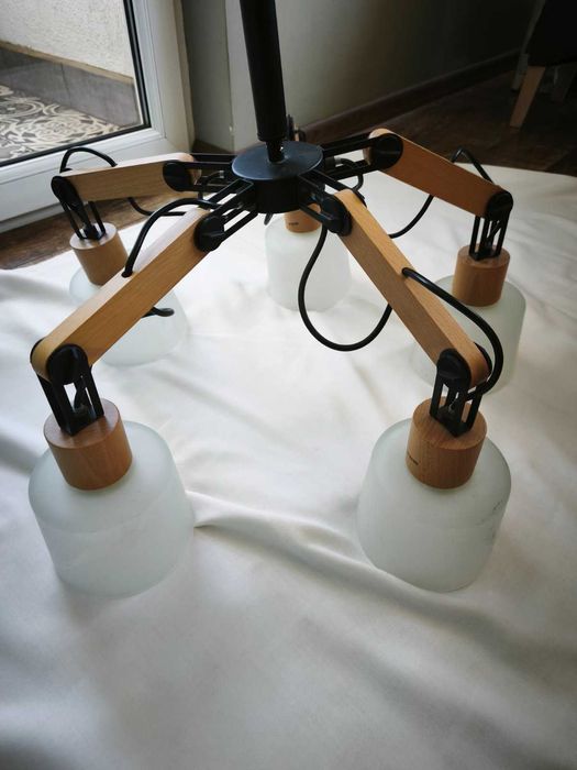 Модерна лампа за таван