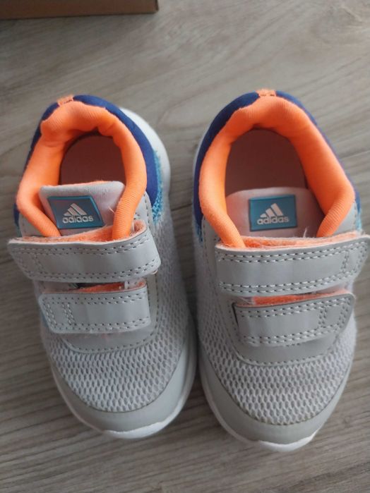 Маратонки за момче номер 22