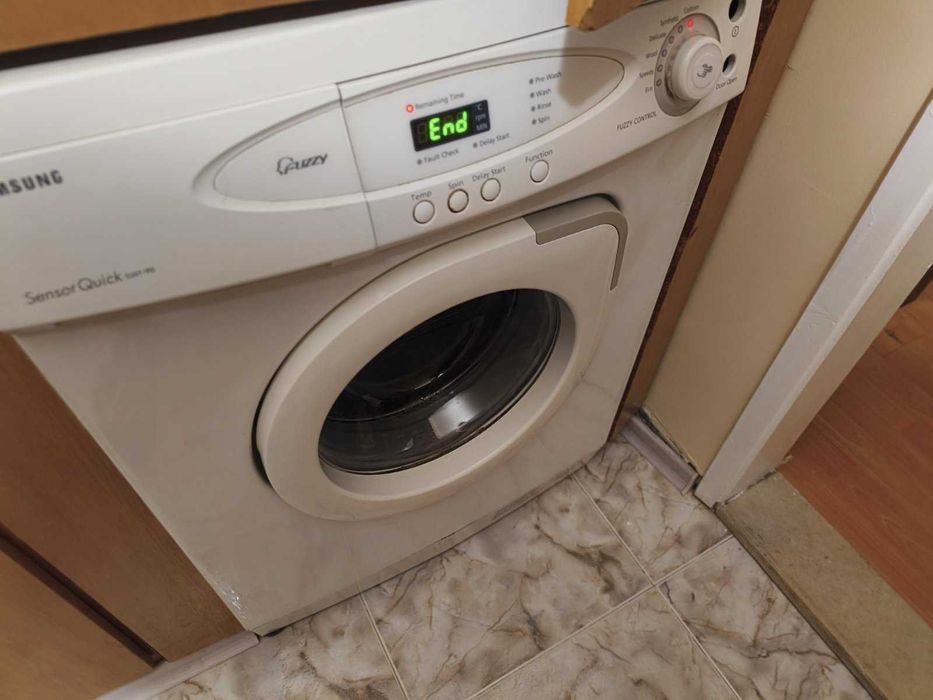 Пералня SAMSUNG работеща